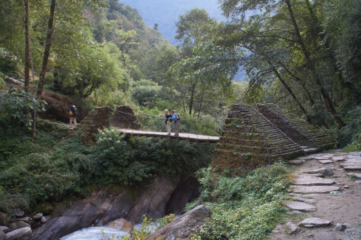 11-016 Chomrong-Himalaya