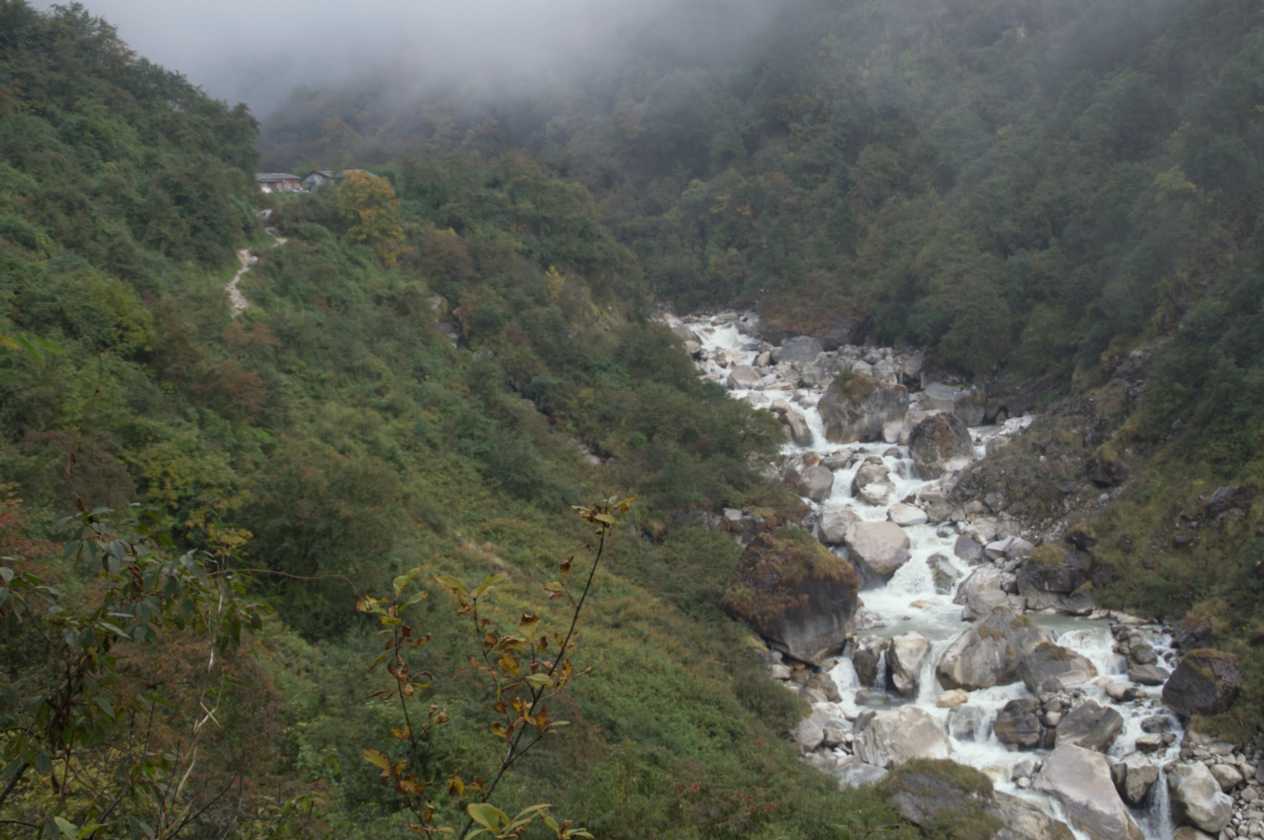 11-050 Chomrong-Himalaya